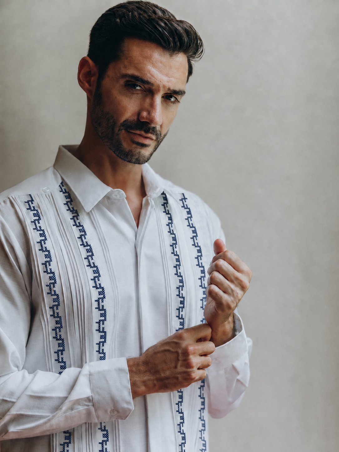 Guayabera Columba Blanca ML / Azul Marino