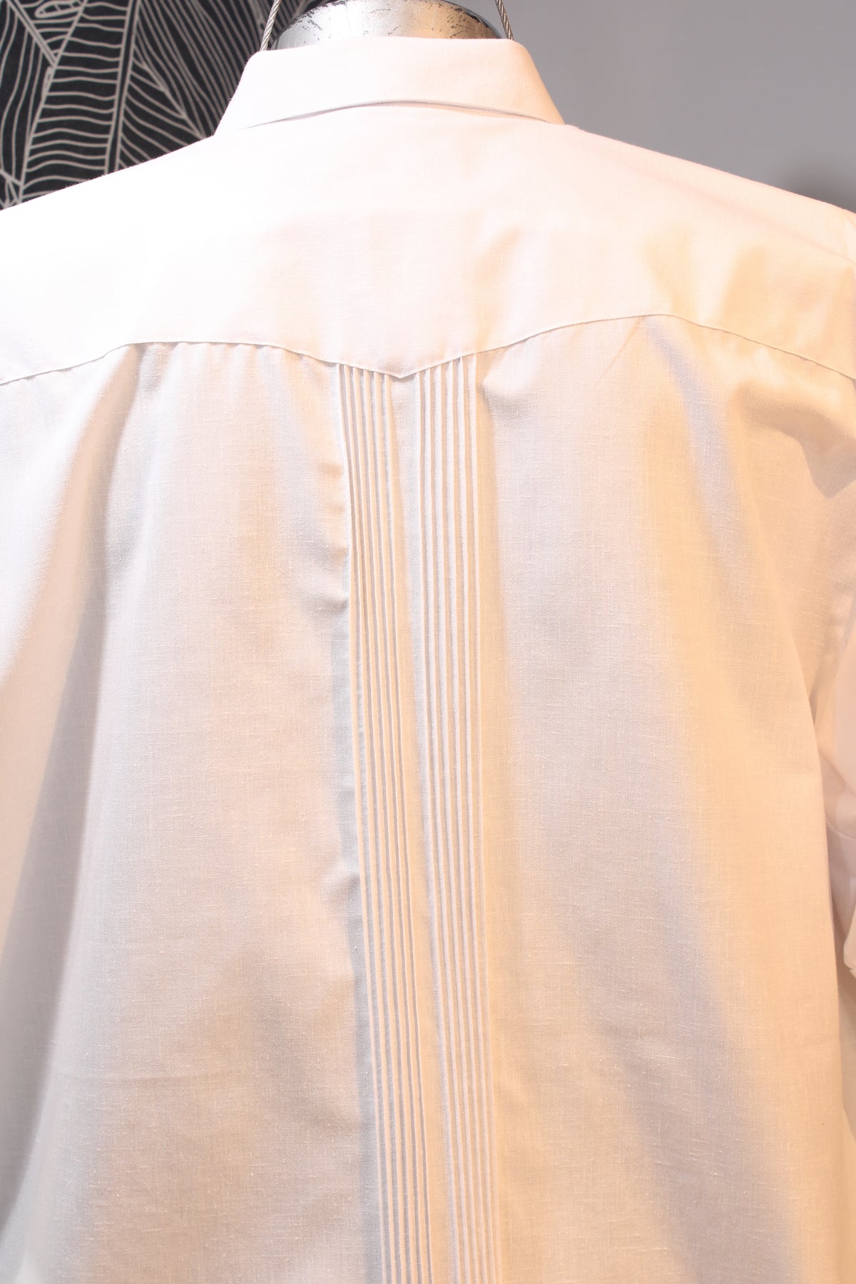 Guayabera Valladolid #573 Blanca / Jade - Plata