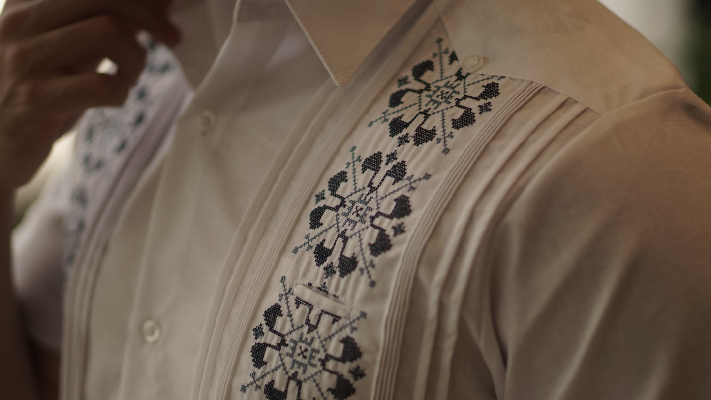 Guayabera Valladolid #446 Blanca / Azul Plumbago - Azul Marino