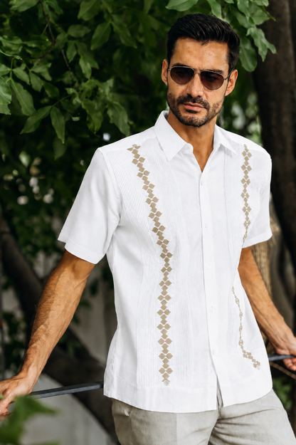 Guayabera Arturo #592 Blanca / Caqui / 100% Lino