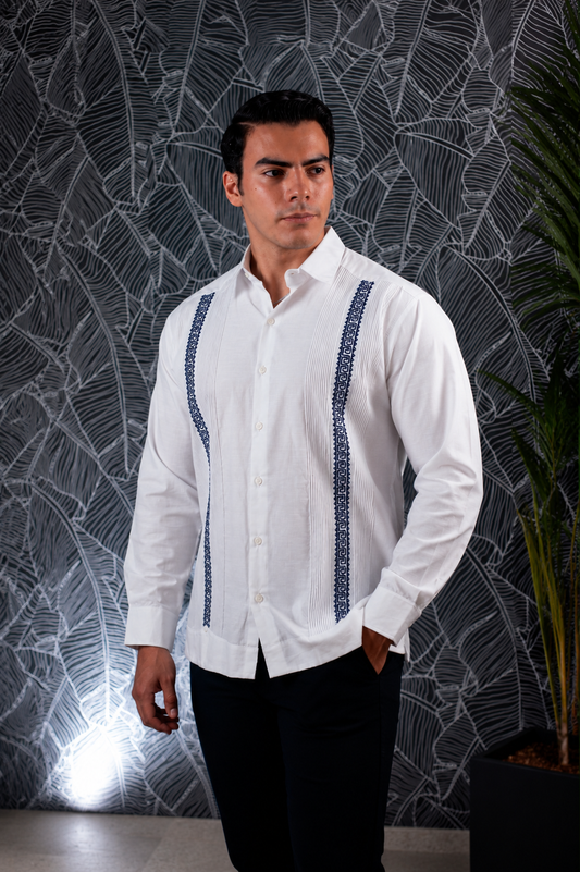 Guayabera Humberto Azteca Blanca ML / Azul Marino