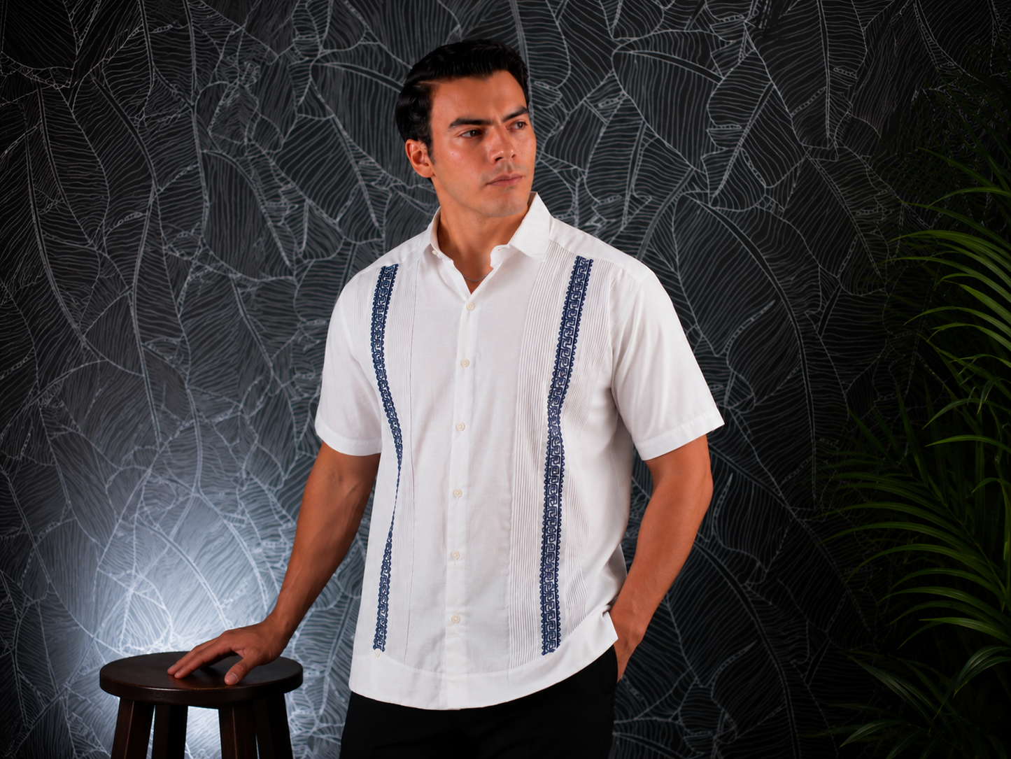 Guayabera Humberto Azteca Blanca / Azul Marino