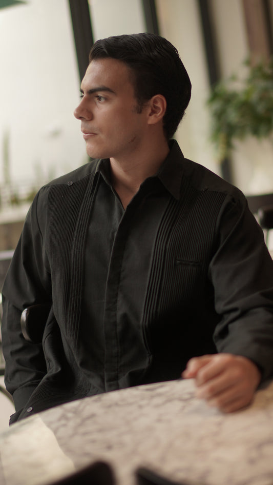 Guayabera Presidencial Manuel Negra ML