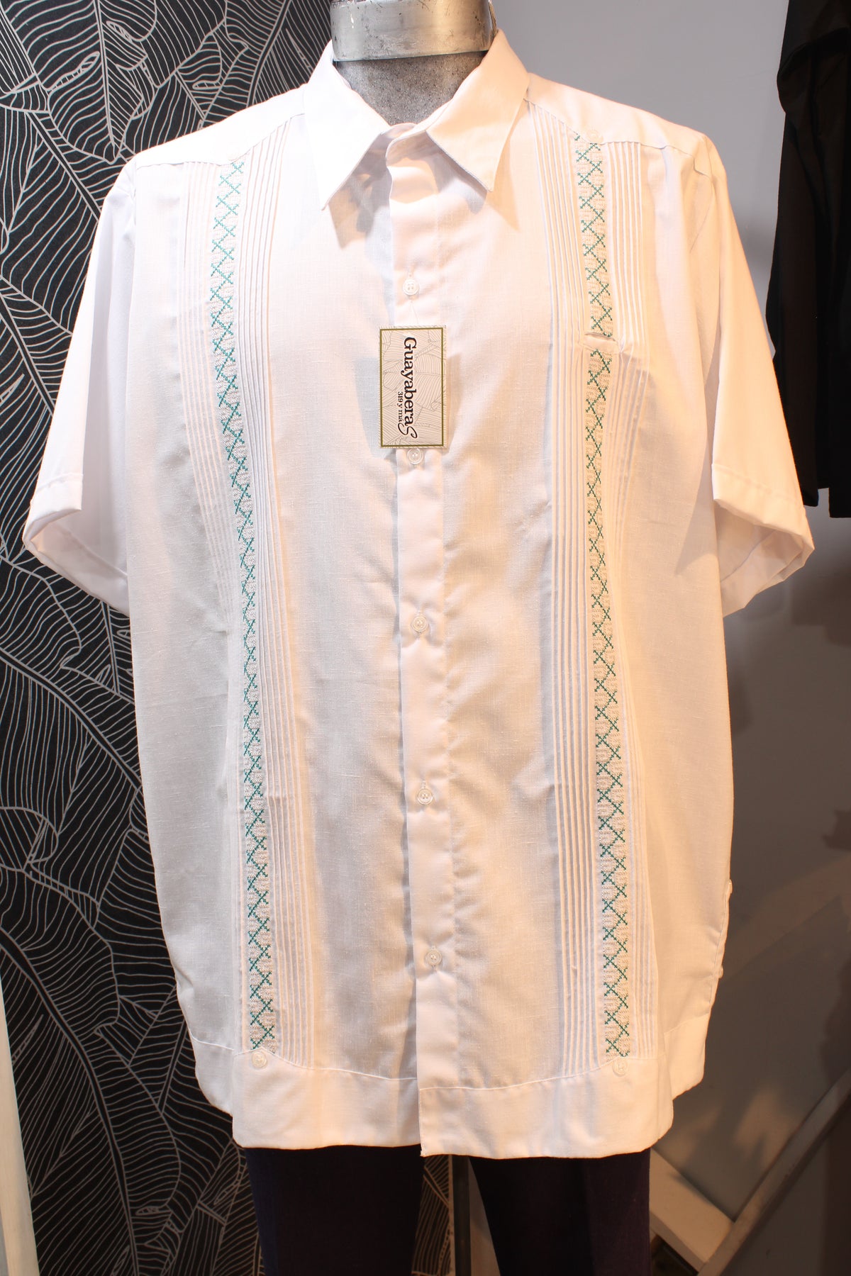 Guayabera Valladolid #573 Blanca / Jade - Plata