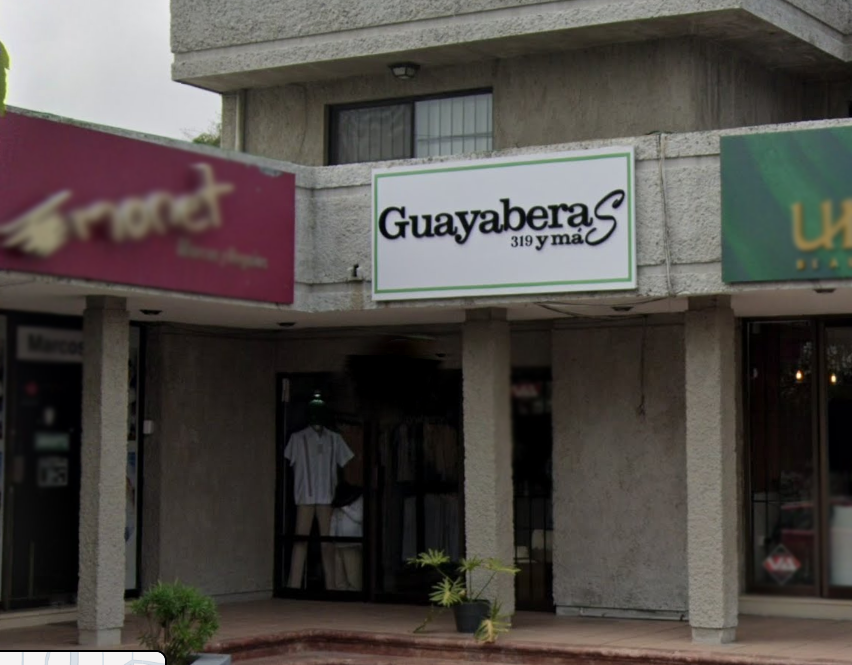 Tienda oficial Guayaberas 319 en Lomas. El mejor lugar para comprar guayaberas de lino para hombre y vestidos de dama en la zona.